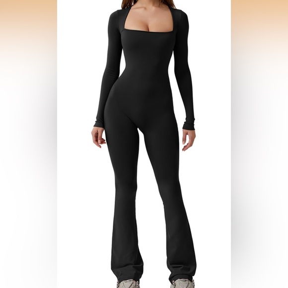 Pants - Black Long-Sleeve Fitted Jumpsuit - Women